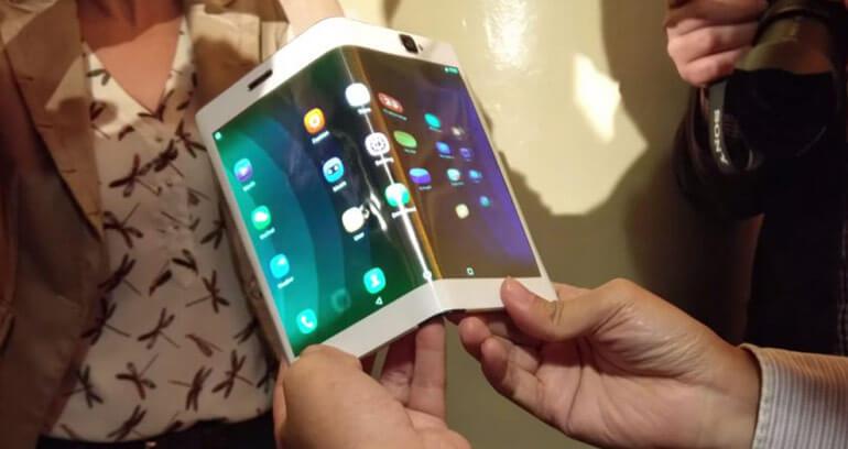 Tablet Lenovo Folio ze zginanym ekranem