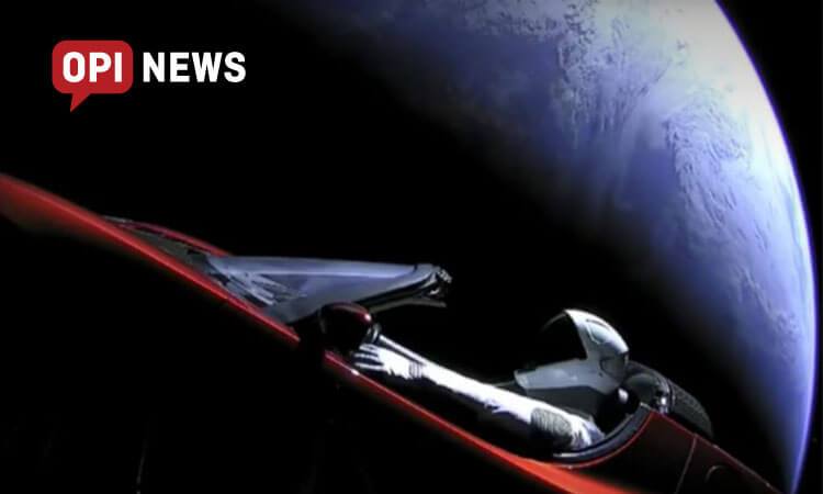 Elon Mosk wystrzelił samochód tesla w kosmos!